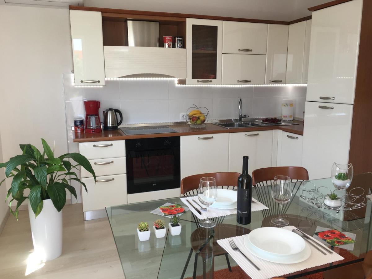 Apartments Roberta Новиград Екстериор снимка