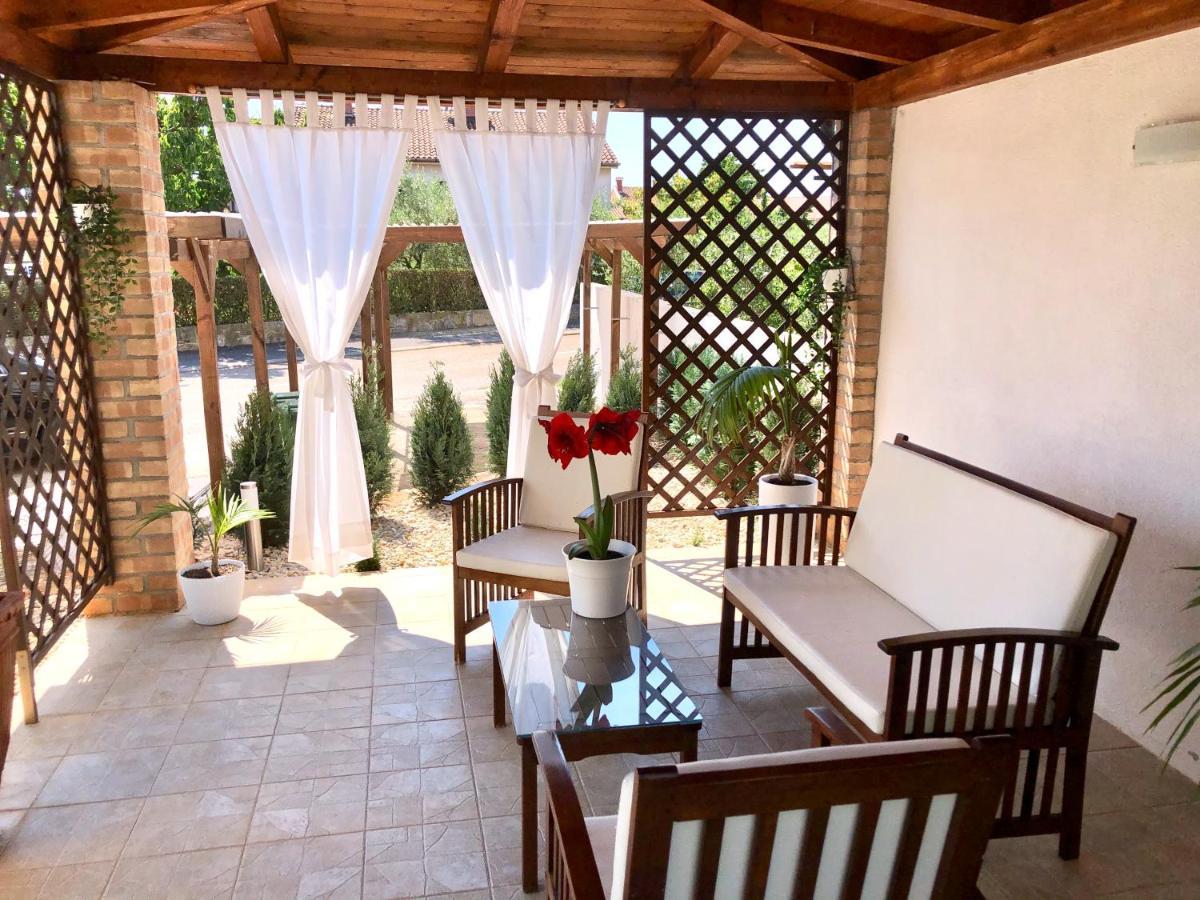 Apartments Roberta Новиград Екстериор снимка