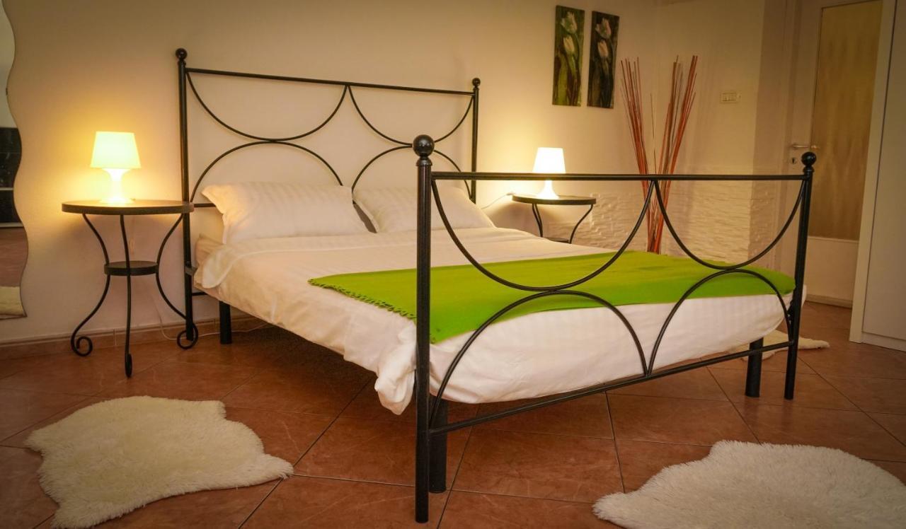 Apartments Roberta Новиград Екстериор снимка